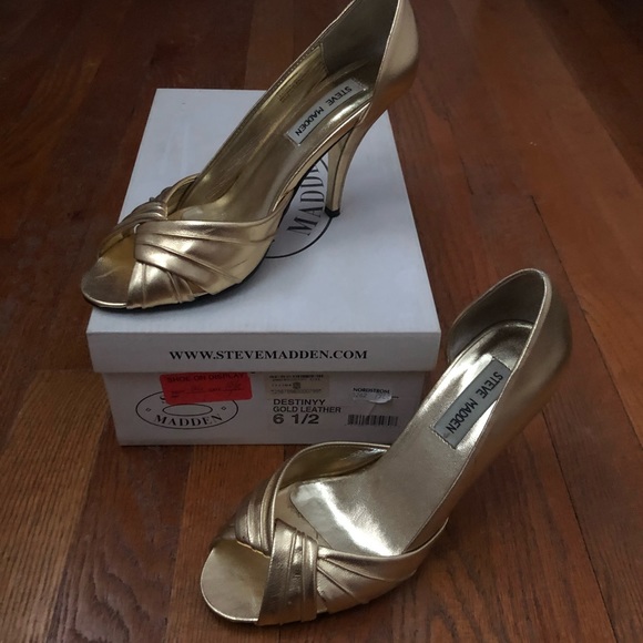 Steve Madden Shoes - Steve Madden | gold heels